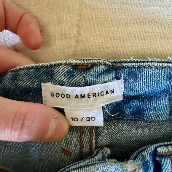 GOOD AMERICAN Good Classic Bootcut Jeans
Size 10/30 EUC - Picture 2 of 7